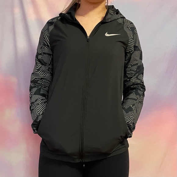Nike Flash Windbreaker - Picture 13 of 16
